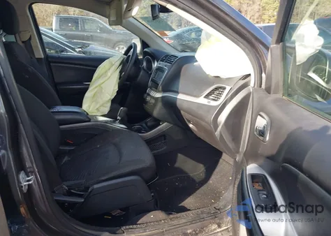 2020 Dodge Journey Se Value z USA, uszkodzony, nr VIN 3C4PDCAB0LT261527